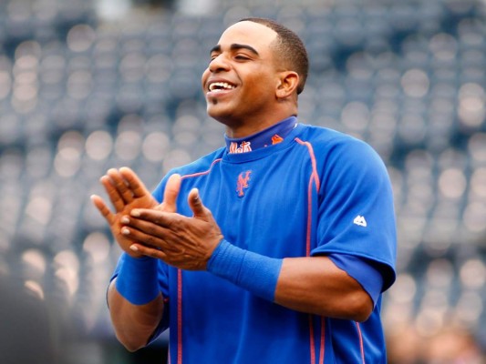 Yoenis Céspedes sorprende con colección de carros exóticos en una semana