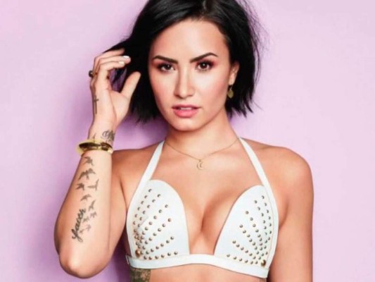 ¿Demi Lovato llevaría toda su belleza a París junto a Neymar?