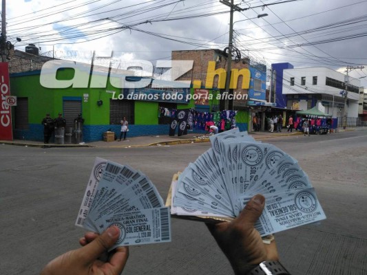 Gran ambiente: Máxima seguridad y lluvia en el estadio Nacional para la final Motagua-Marathón