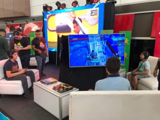 ¡Ambientazo! Así se vivió el arranque del torneo Fornite-DIEZ en Tegucigalpa