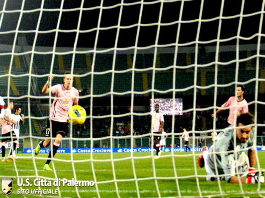 Edgar Álvarez y Palermo eliminados en partidazo