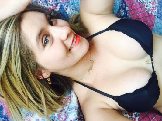 Vania, la sexy hermana del jugador chileno Gary Medel