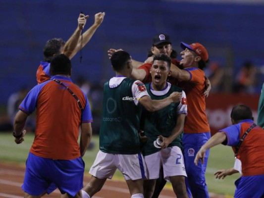 El cariño de la afición rival, su gesto humano: Pedro Troglio y sus momentazos a un año de su llegada al Olimpia