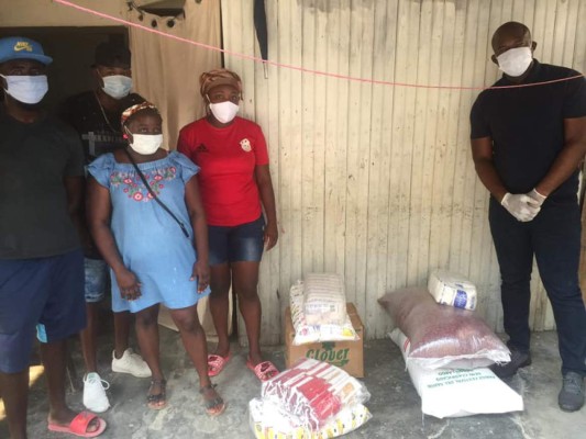 ¡Por tierra y por mar! Osman Chávez reparte alimentos en los pueblos garífunas