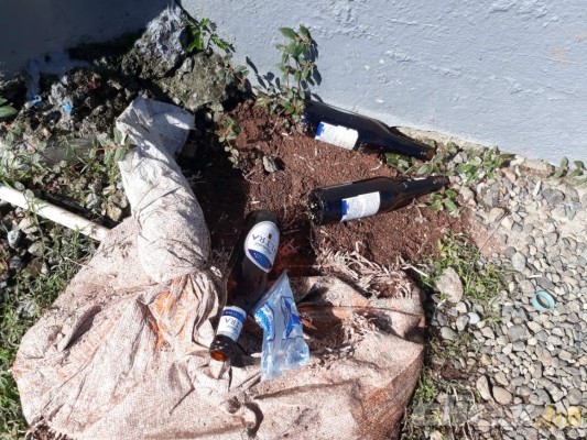 Botellas de vidrio, portones rotos y piedras, así amaneció el estadio Morazán
