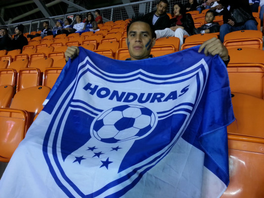 'Hondureños en el BBVA Compass de Houston'