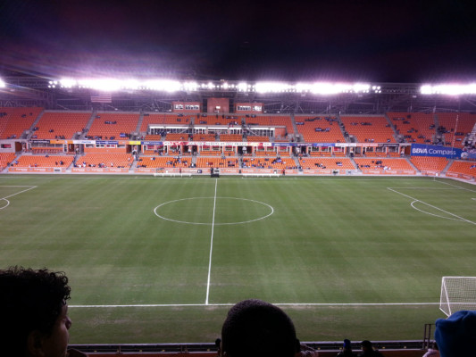 'Hondureños en el BBVA Compass de Houston'