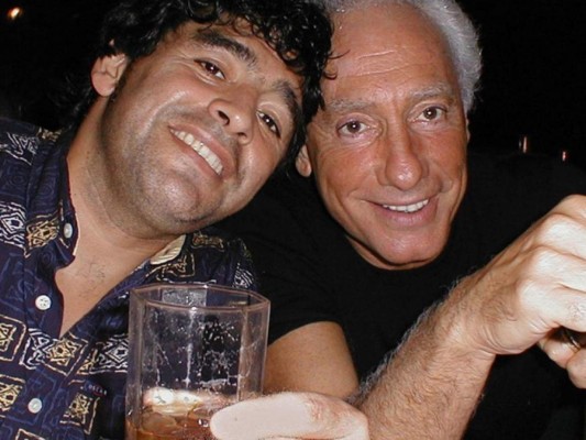 El día que Diego Maradona llegó a México, le faltaron el respeto... ¡y se vengó de Luis Miguel!