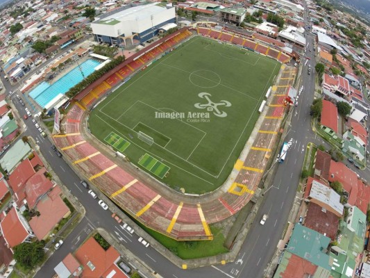 Afición mexicana se burla de los estadios en donde le tocará jugar a Chivas, Tigres y Tijuana