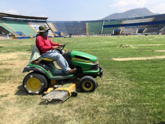 El estadio Nacional por fin recibe mantenimiento en medio de la crisis del coronavirus