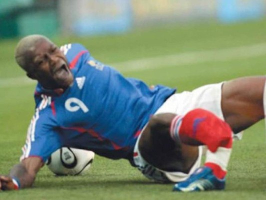 VIDEO: Impactantes y escalofriantes lesiones en el fútbol