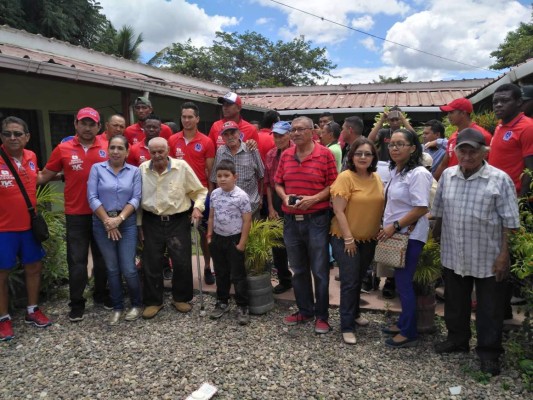 FOTOS: Olimpia lleva alegría a los ancianos en su visita a Danli, El Paraíso
