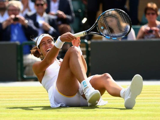 Garbiñe Muguruza, la sexi tenista que olvida derrota con provocativa foto