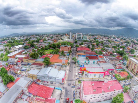San Pedro Sula vista desde el aire con un drone