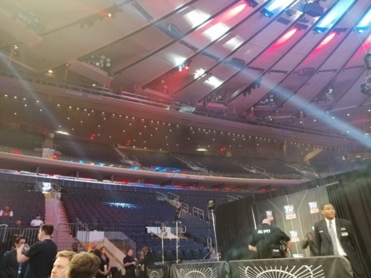 ¡Impresionante! Así es el ambiente previo a la pelea entre Teofimo López y Edis Tatli