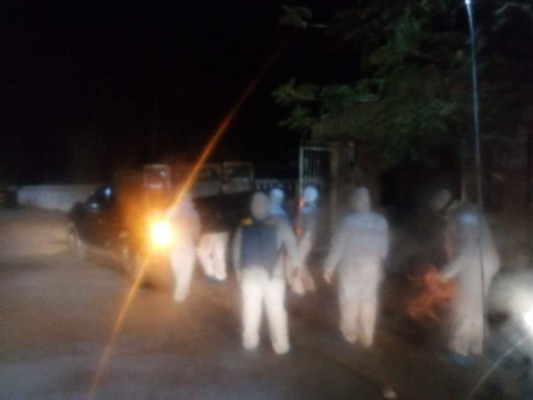 Duras imágenes del entierro de los primeros dos muertos por coronavirus en Honduras