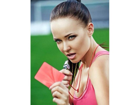 Angelina Petrova se desnudó por el Metalurg