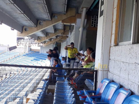 CURIOSAS: La furia del 'Chino' López y el cruce de palabras en silla del Olímpico