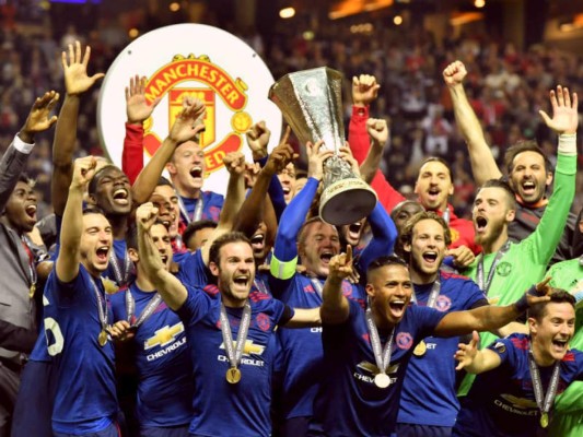 Real Madrid fuera del top 10 y sorpresivo primer lugar: Los 25 equipos con más títulos en el siglo XXI &nbsp;&nbsp;