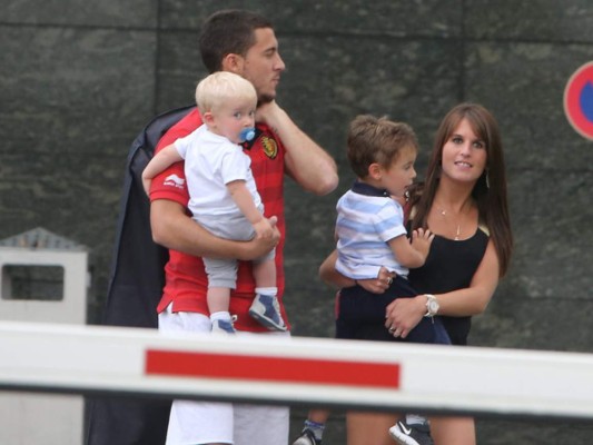 ¿Por qué la oculta? Así es Natacha Van Honacker, la discreta mujer de toda la vida de Hazard