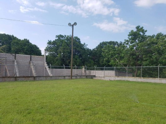 ¡Qué bonito! Así quedó el estadio de Orocuina que será estrenado este sábado