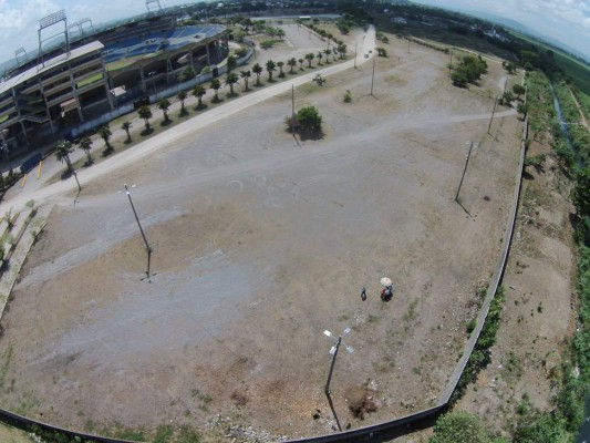 Comienza construcción de cancha que pidió Pinto en el complejo Olímpico&nbsp;&nbsp;