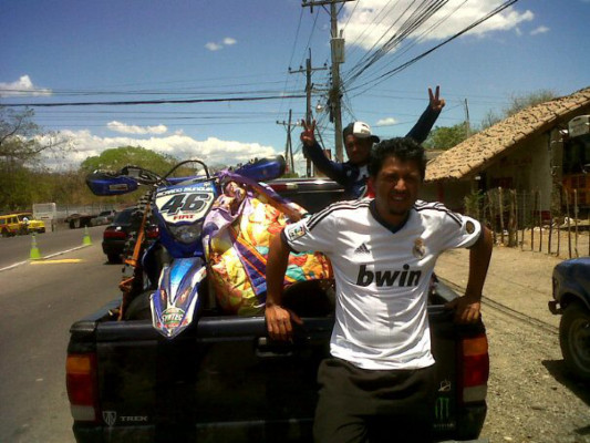 Aficionados de Diez, nos envían sus fotos desde varios lugares.