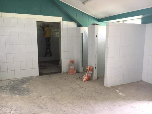 Así embellecen el estadio Excélsior de Puerto Cortés para Liga Concacaf