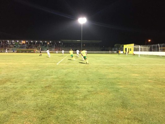 Olanchito pone mano en su estadio para que Social Sol vuelva a Primera