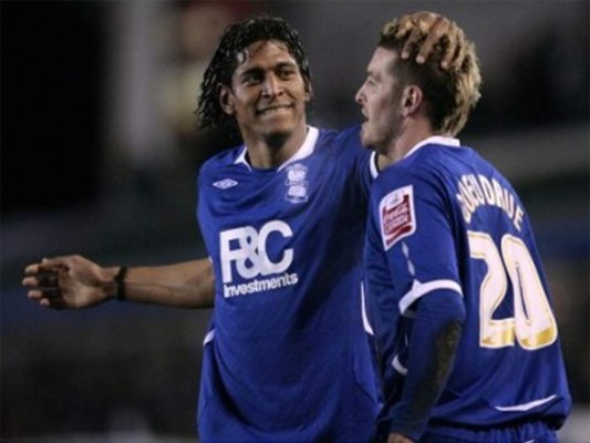 Las mejores fotos del delantero Carlo Costly y sus cambios de look