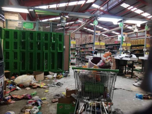 ¡Fuego y calles tomadas! Continúan las protestas en Tegucigalpa y otras ciudades del país