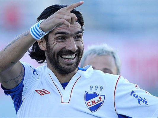 Jugadores sudamericanos que brillaron en Europa regresan a sus clubes