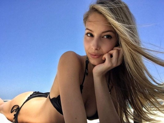 La novia del Graziano Pellé fue la principal atracción en China