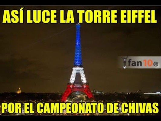 BURLAS: Aficionados de Chivas destrozan al América en los festejos del título