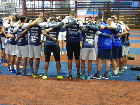 Fuerte lluvia, la esposa del legionario y el gimnasio; así entrenó la Selección