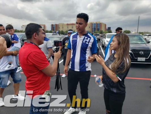 Un hondureño con una mexicana: Las bellas chicas que deslumbran en el State Farm Stadium