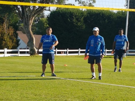 Entre bromas y risas, Honduras entrenó en Los Ángeles pensando en Australia