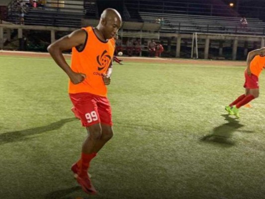 TOP: Grandes futbolistas hondureños que se retiraron en modestos equipos