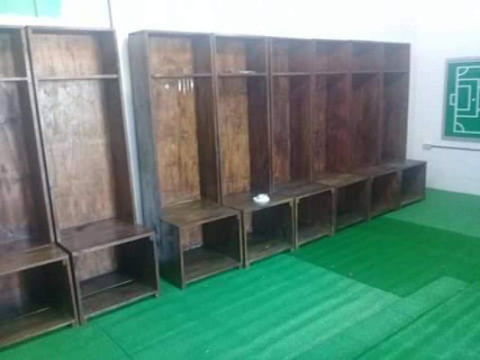 Contraste: Los camerinos de local y de visita en los estadios de Honduras