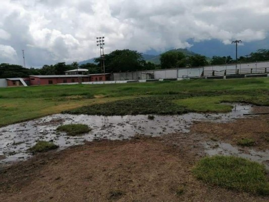 ¡Irreconocible! Así luce la cancha del Estadio Argelio Sabillón de Santa Bárbara