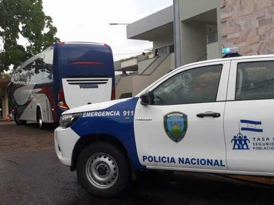 ENORME: La barra del Olimpia arropa al equipo previo a la final ante Santos