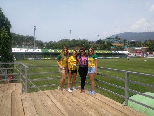 ¡Linda semifinal! Chicas y ambientazo en la ida de la llave Guastatoya-Antigua