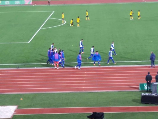 NO SE VIO EN TV: El abrazo de Coito a Vuelto, la carneada y el festejo de Honduras en Lima