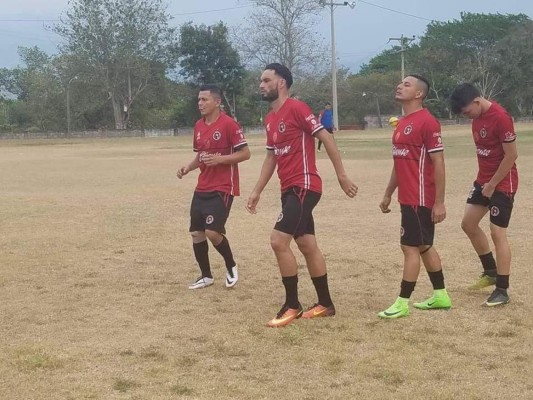 Los mecánicos que quieren 'desarmar' al Vida en Copa Presidente