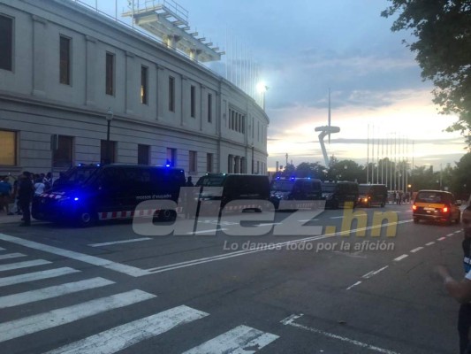 Hondureños en Barcelona: De la ilusión a la frustración por ver a la selección de Honduras