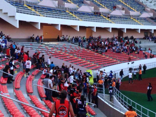 Alajuelense prohíbe el ingreso de barras para clásico en Costa Rica