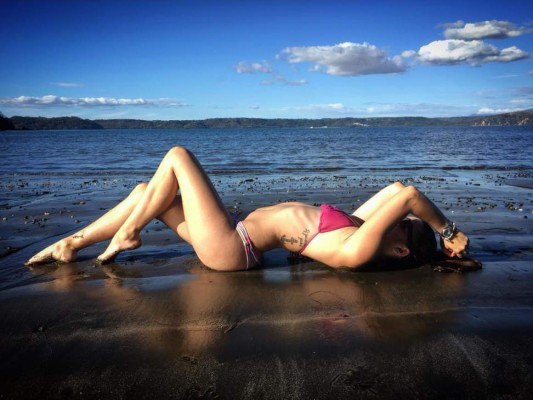 Pamela Guzmán, la tica que acelera a fondo motores y corazones