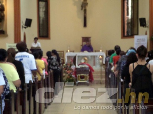 FOTOS: Las desgarradoras imágenes del sepelio de Arnold Peralta