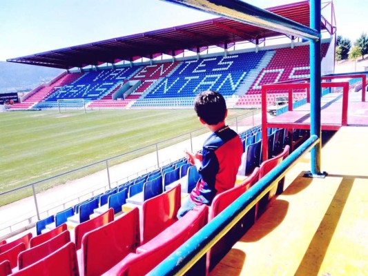 ¡Estadio y castillos medievales! Así es la nueva casa del hondureño Jonathan Rubio en Portugal