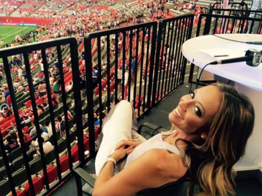 Kate Abdo, la bella conductora inglesa del Balón de Oro